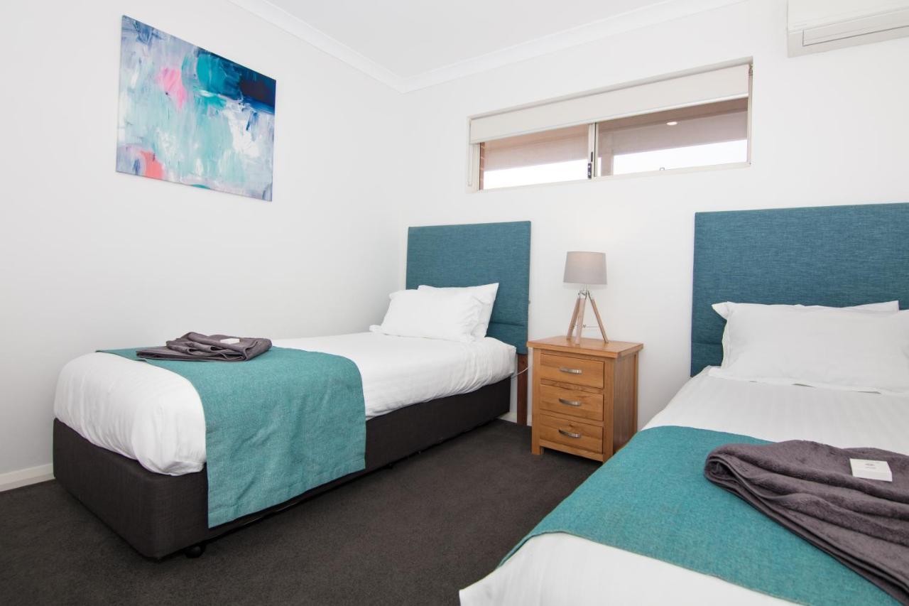 Jurien Bay Motel Apartments Bagian luar foto