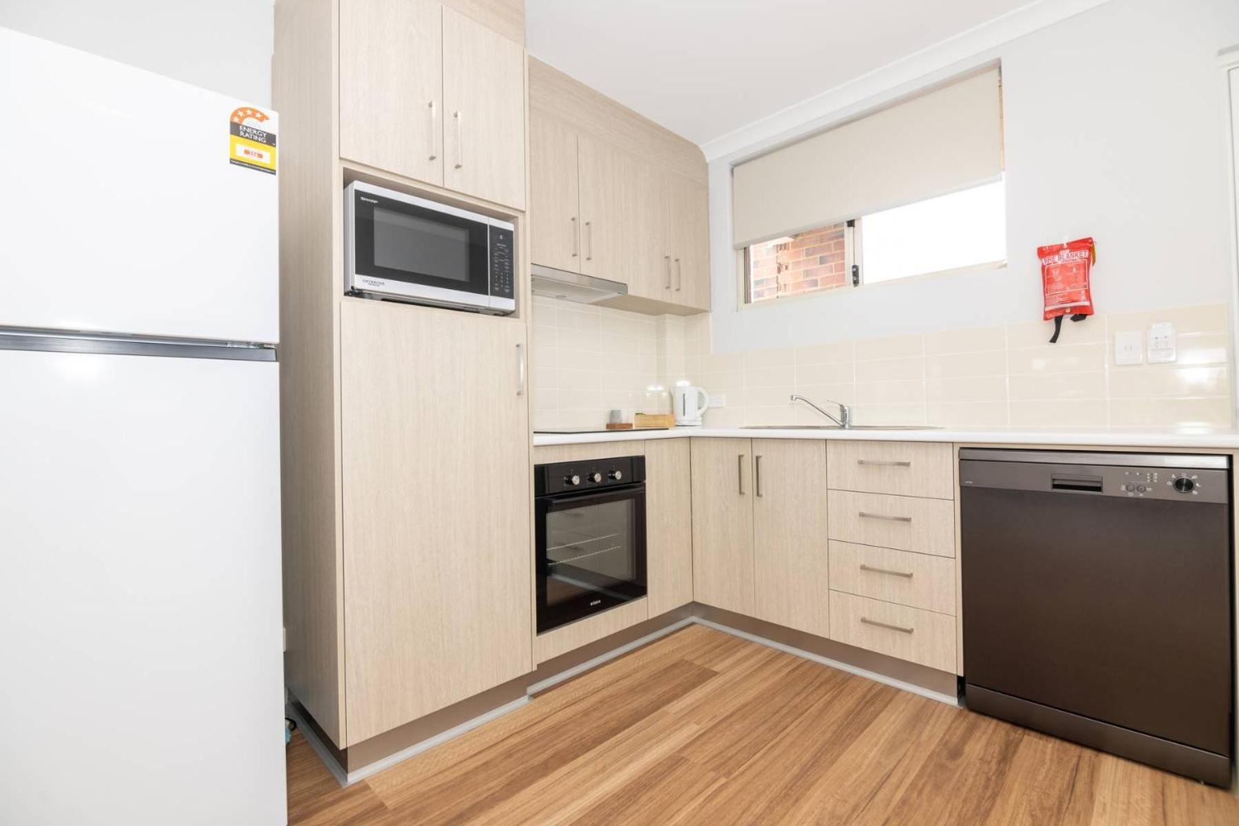 Jurien Bay Motel Apartments Bagian luar foto